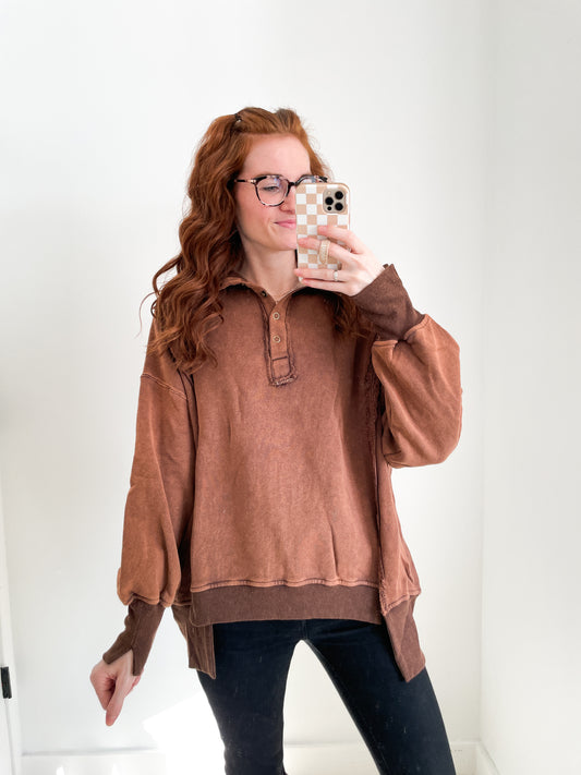 Chai Latte Henley Pullover | Brown